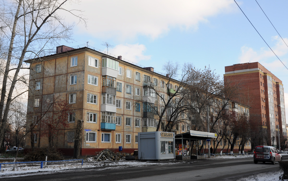 Омск, Улица Петра Осминина, 12