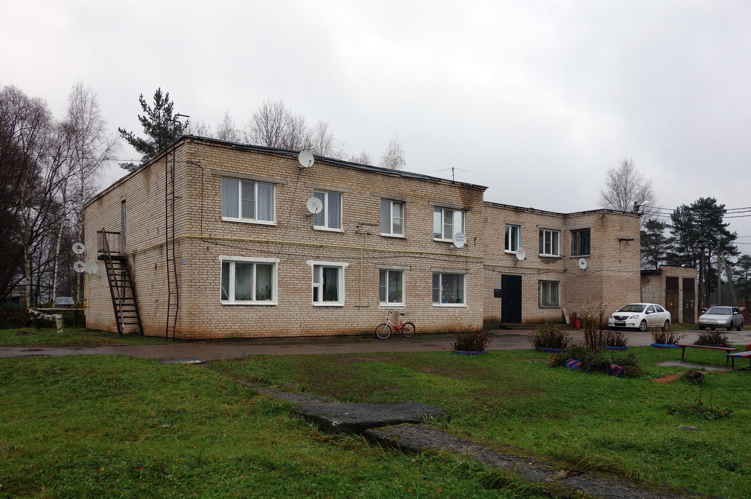 Старорусский район, прочие н.п., пос. Новосельский, Улица Алексеева, 13