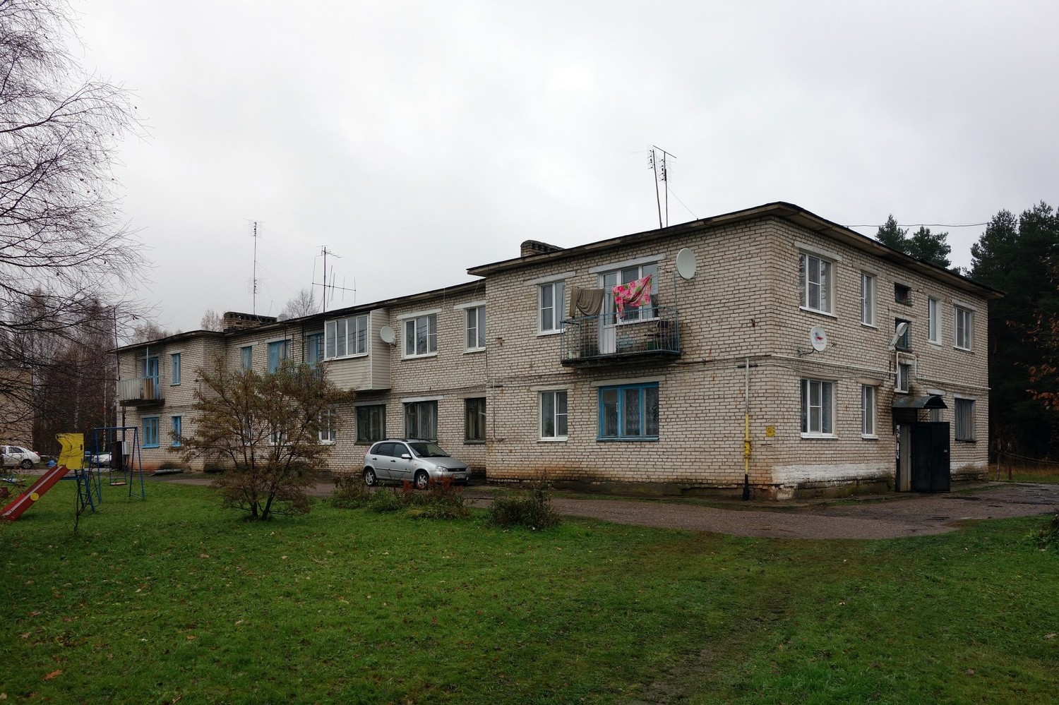 Старорусский район, прочие н.п., пос. Новосельский, Улица Алексеева, 15