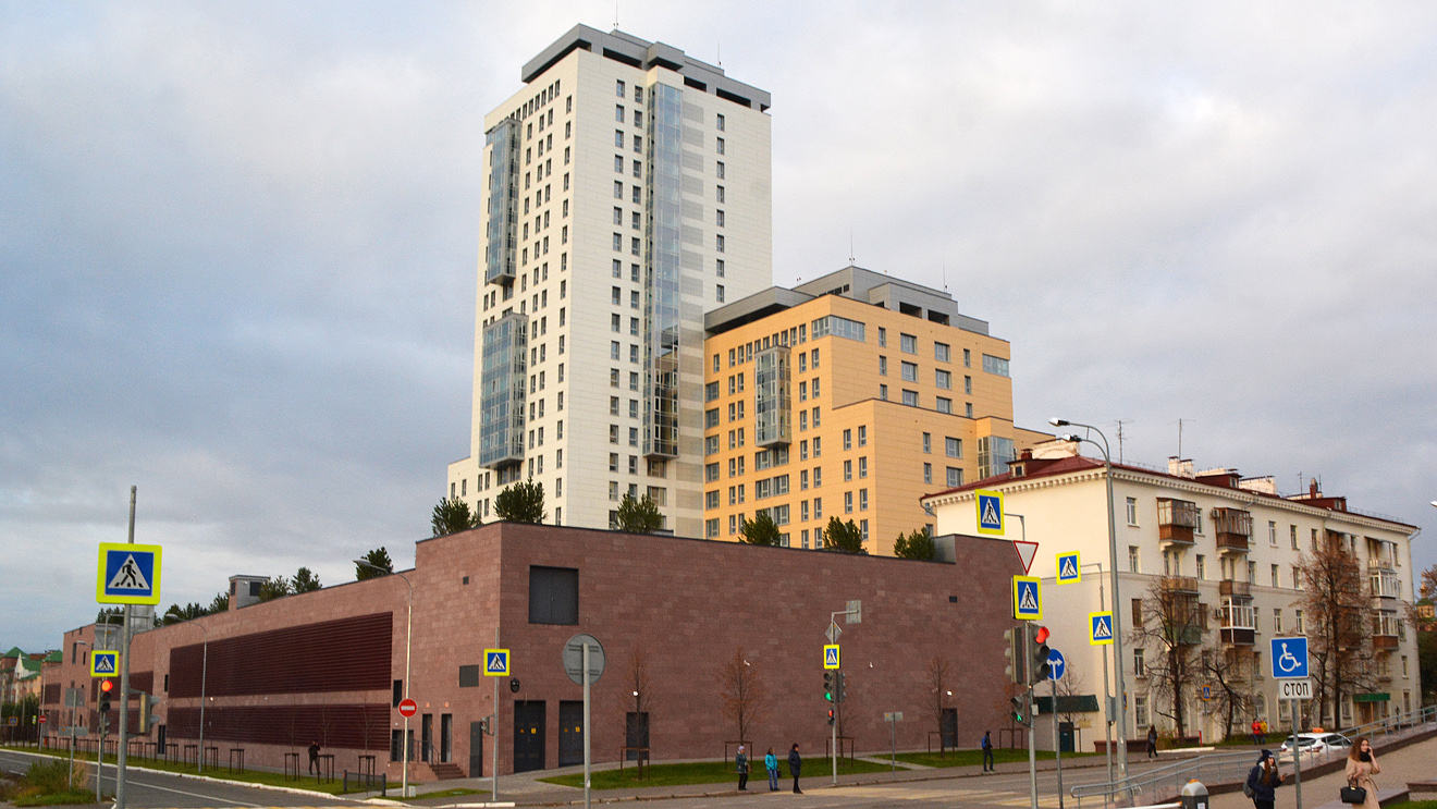Казань, Петербургская улица, 64; Петербургская улица, 62
