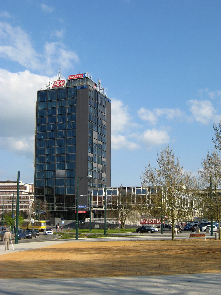 Пльзень, Anglické nábřeží, 1-3 / Pražská, 28-30