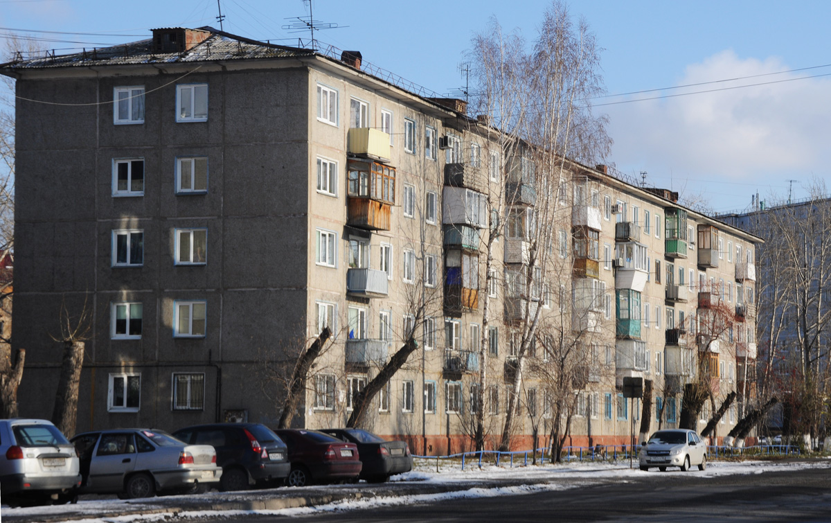Омск, Улица Петра Осминина, 17