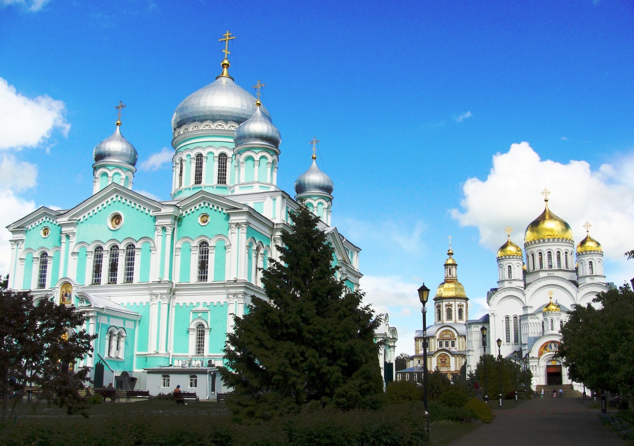 Дивеево, Октябрьская улица, 8 Троицкий собор; Октябрьская улица, 8 (Благовещенский собор); Октябрьская улица, 8 Спасо-Преображенский собор