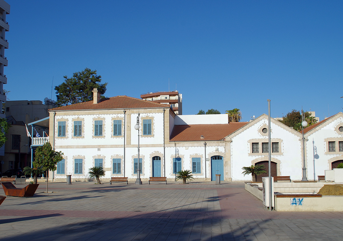 Ларнака, Athinon Avenue, Europe Square, B