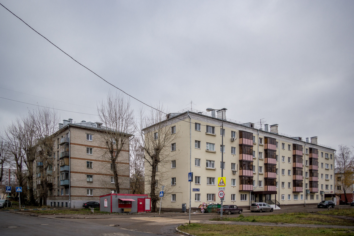 Казань, Модельная улица, 13; Актайская улица, 1