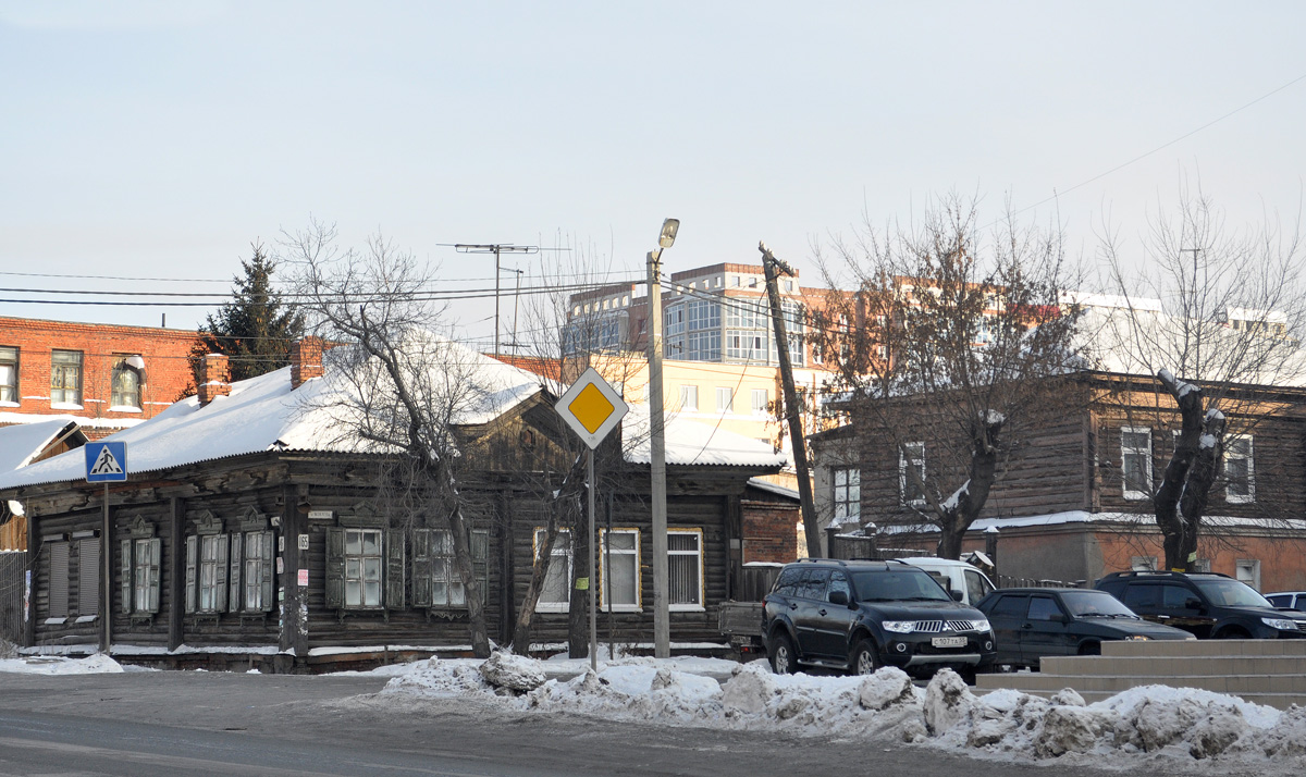 Омск, Улица Гусарова, 46 / Улица Яковлева, 165