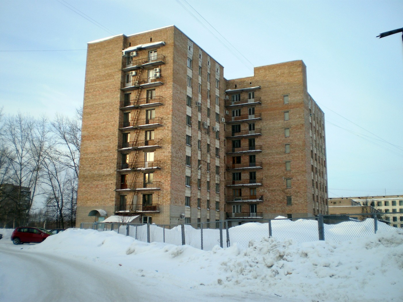 Великий Новгород, Улица Саши Устинова, 1