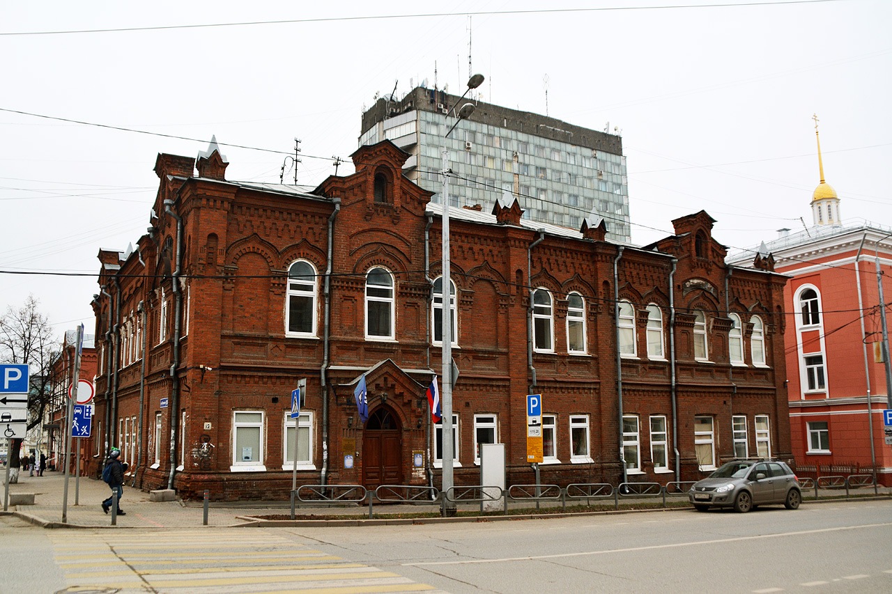 Пермь, Пермская улица, 55 / Улица Газеты "Звезда", 19