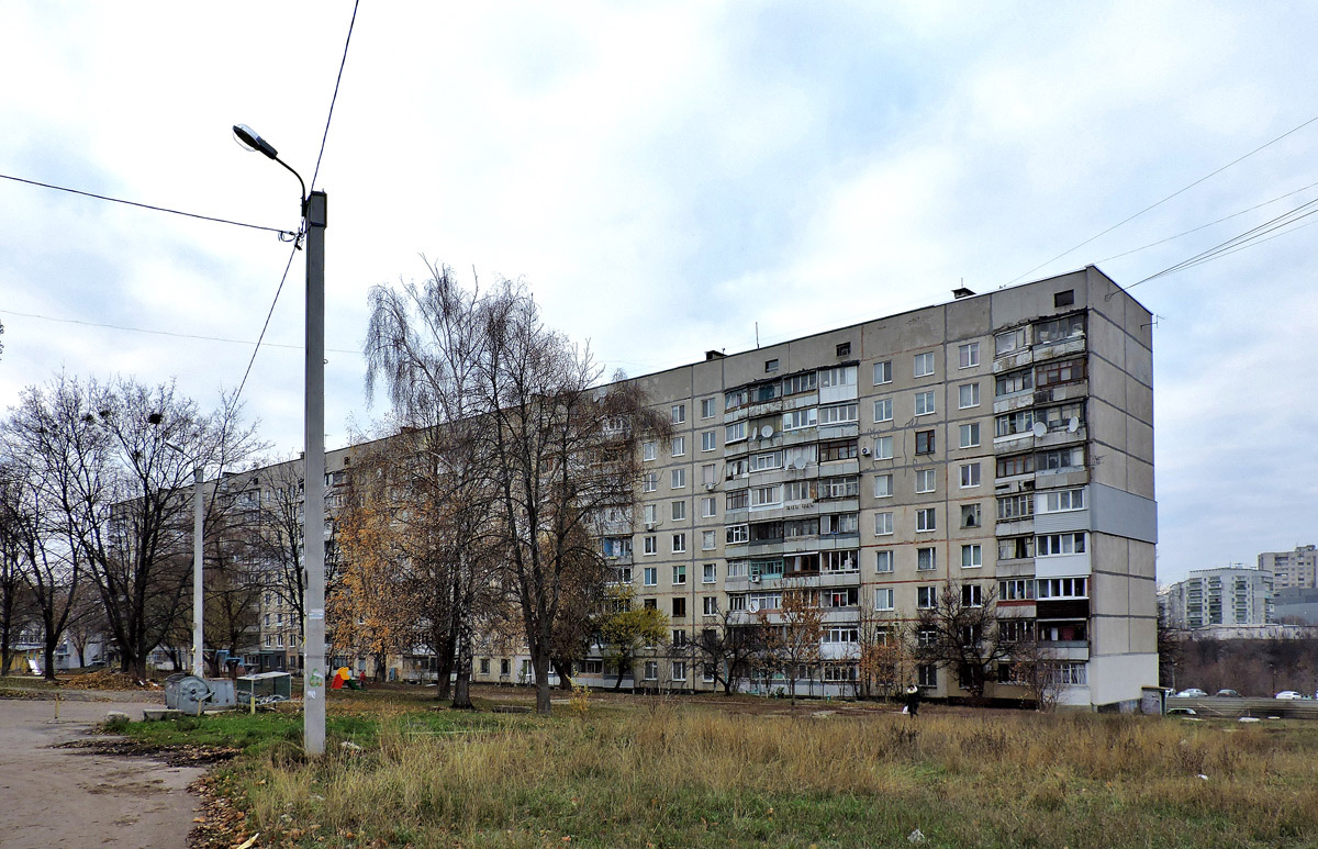 Харьков, Улица Бучмы, 28 / Улица Гвардейцев-Широнинцев, 64