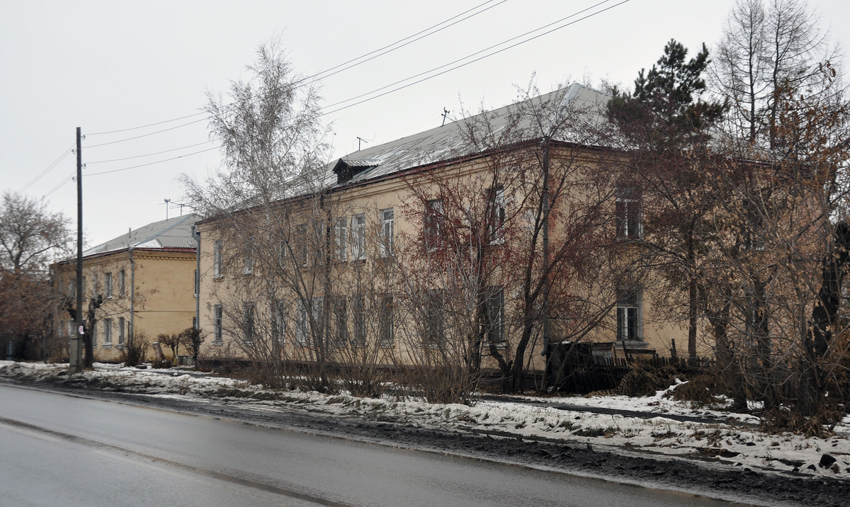 Омск, Граничная улица, 126; Граничная улица, 124