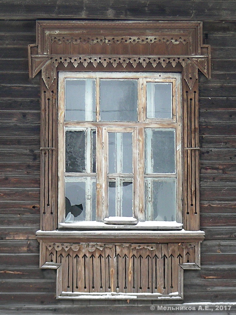 Иваново, Рыночный переулок, 2 / Красногвардейская улица, 31. Резные наличники