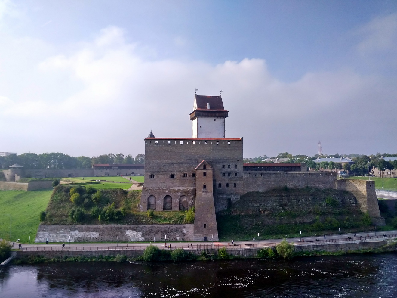 Нарва, Peterburi maantee, 2
