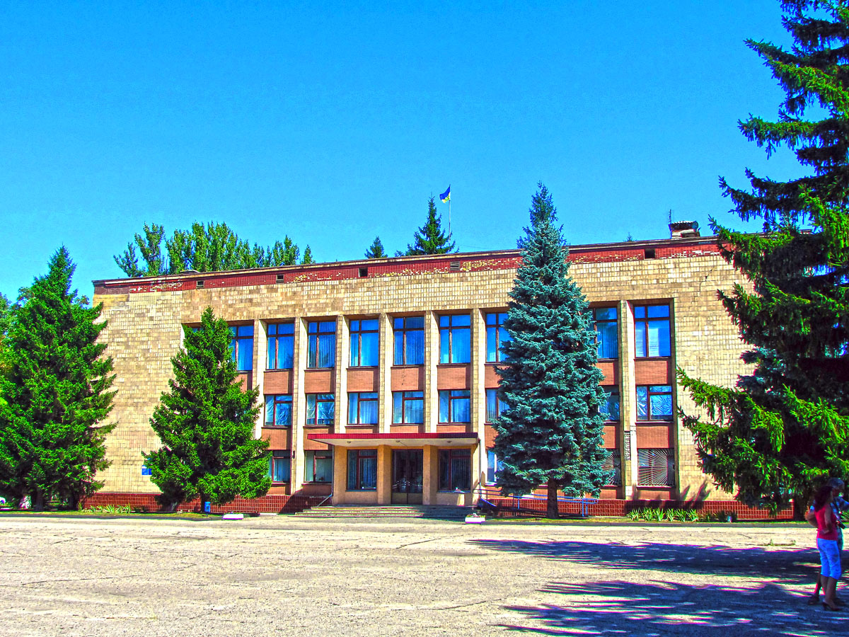 Боровая, Центральная улица, 1