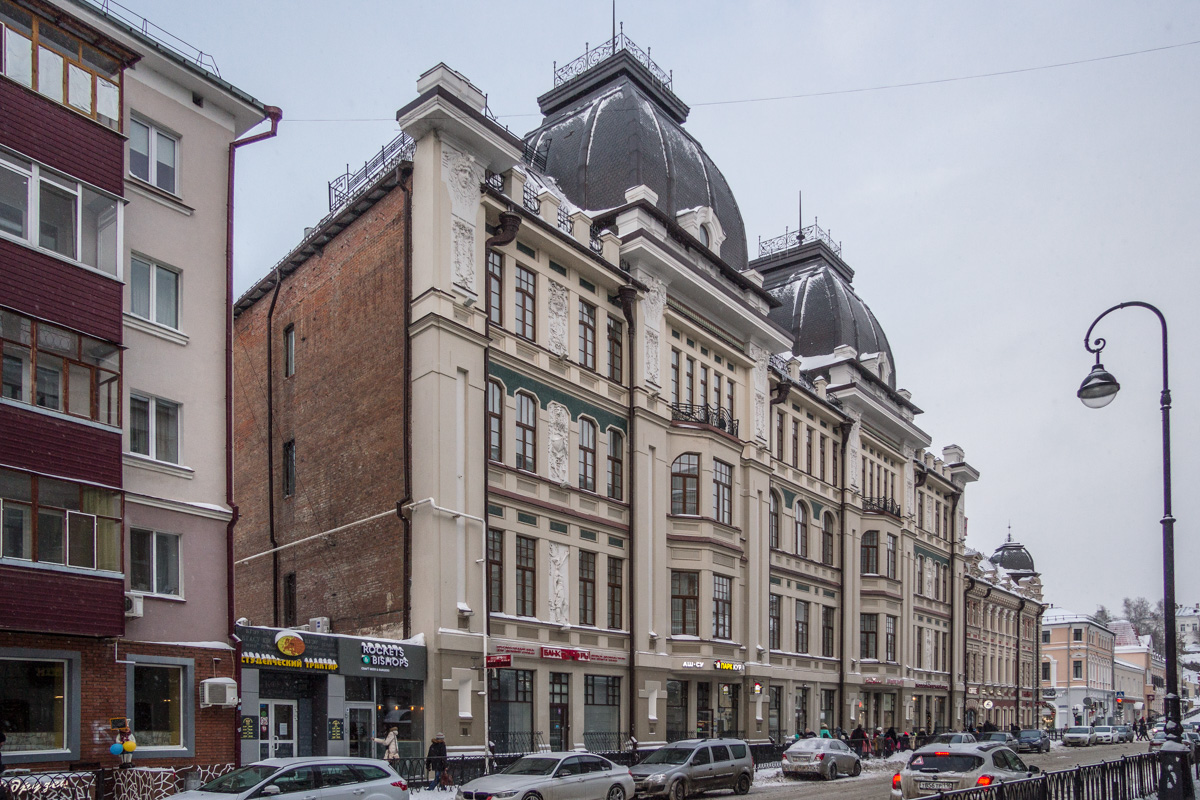 Казань, Улица Баумана, 80 / Университетская улица, 7