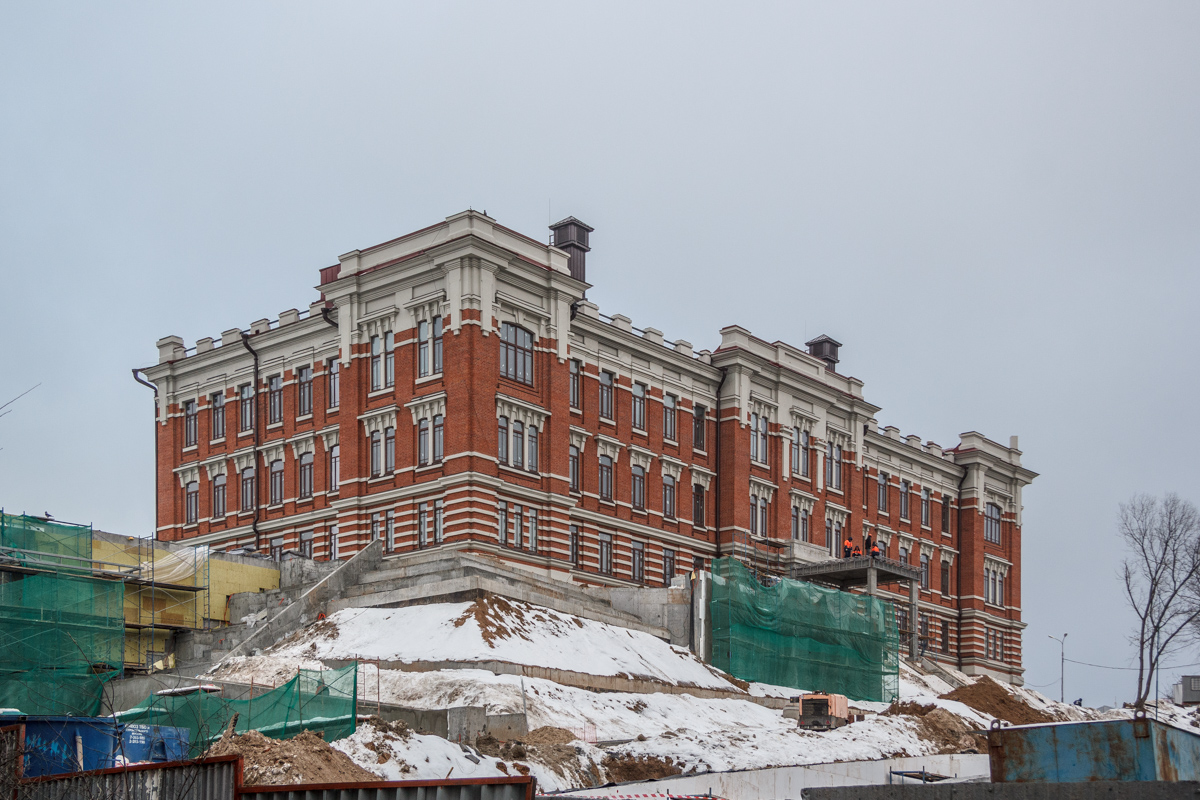 Казань, Улица Калинина, 5 / Улица Волкова, 24