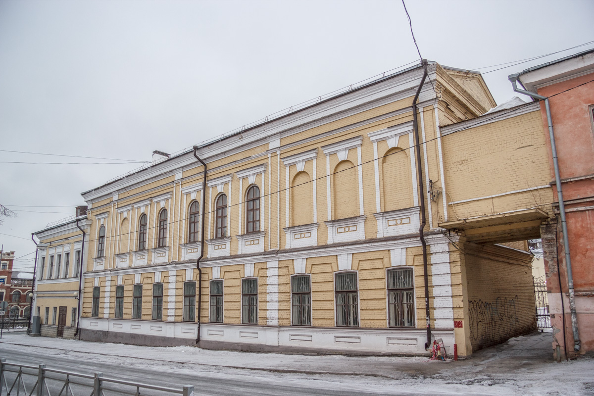 Казань, Лево-Булачная улица, 48 / Улица Галиаскара Камала, 1