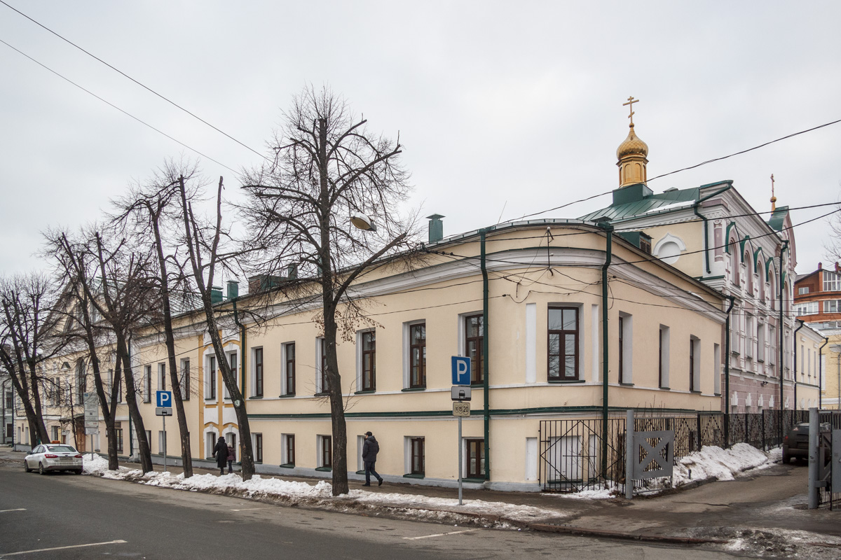 Казань, Улица Миславского, 15 / Улица Карла Маркса, 9