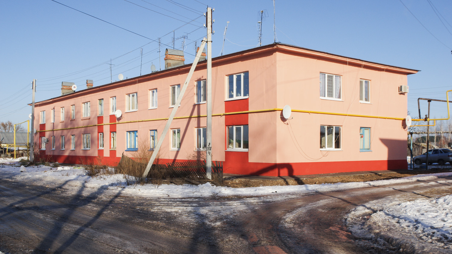 Нефтегорский район, прочие н.п., с. Утёвка, улица 60 лет Советской Власти, 1