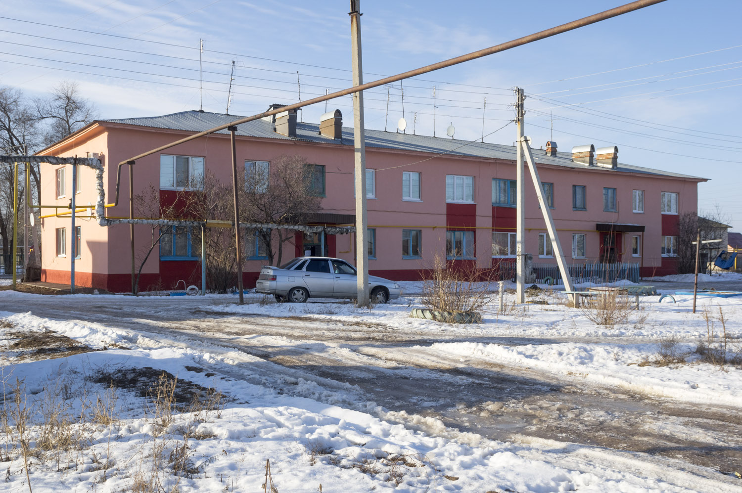 Нефтегорский район, прочие н.п., с. Утёвка, улица 60 лет Советской Власти, 1