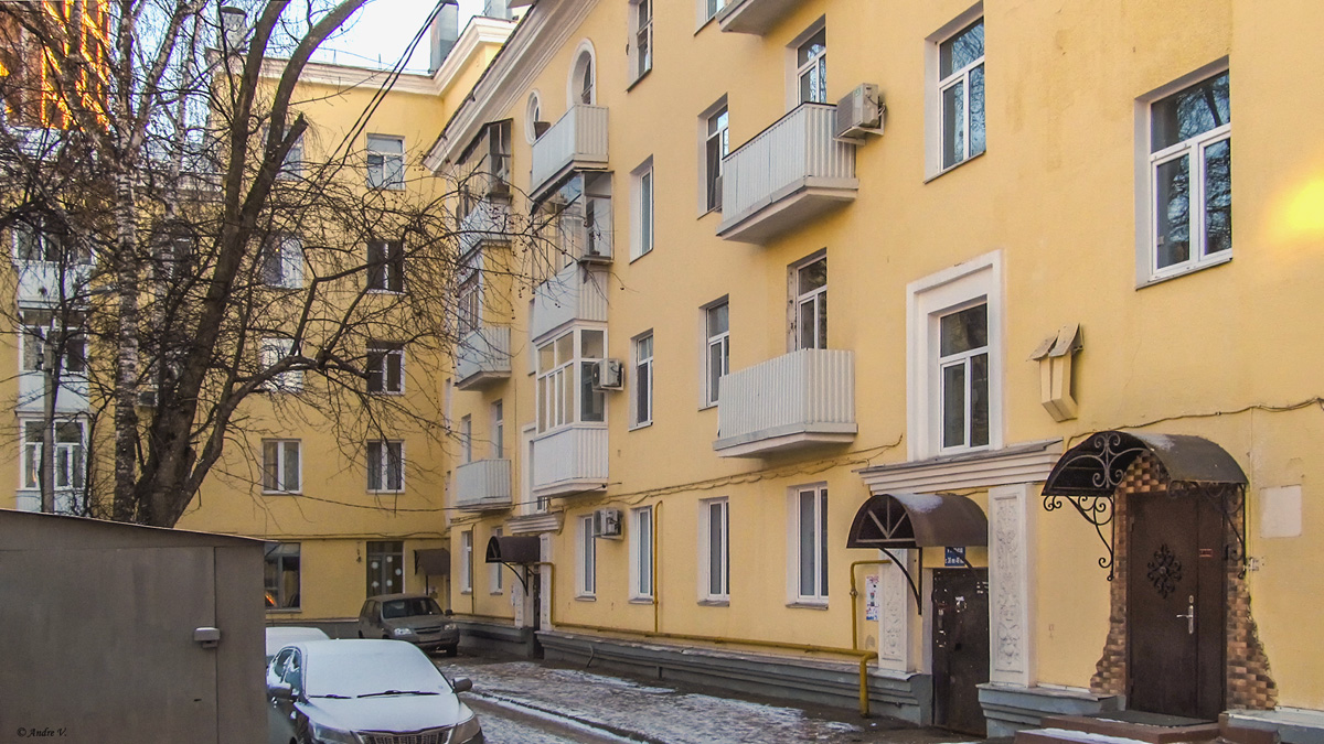 Ufa, Улица Октябрьской Революции, 9 / Улица Цюрупы, 23