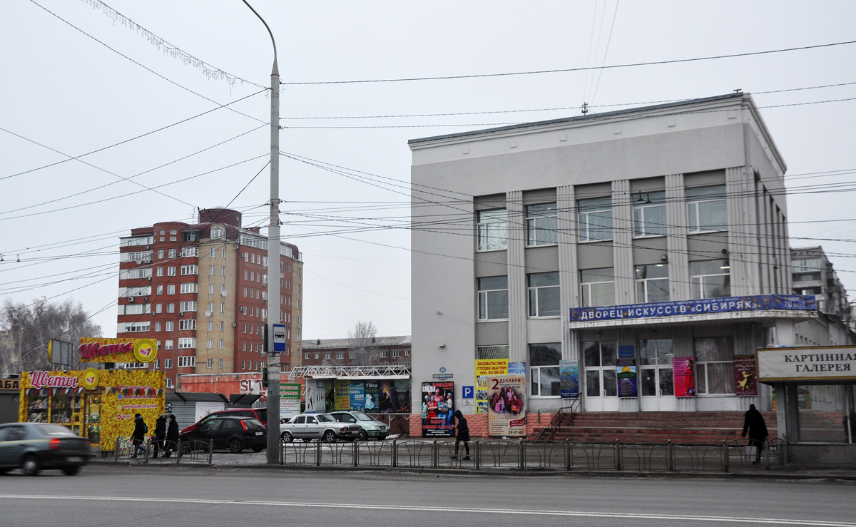 Омск, Улица Красный Путь, 68; Малая Ивановская улица, 53