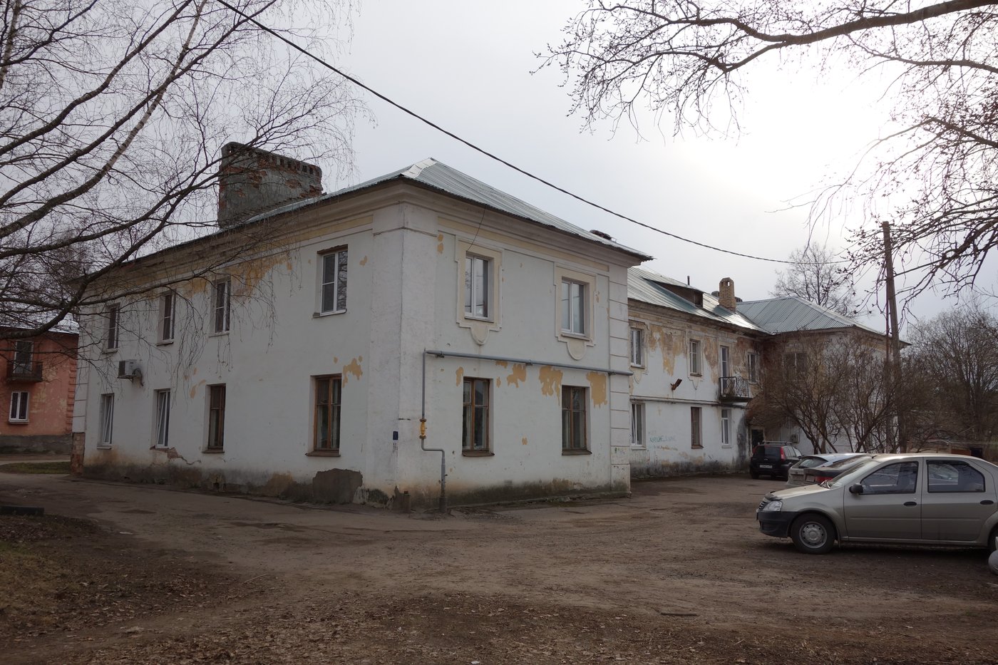 Великий Новгород, Улица Даньславля, 10 / Тихвинская улица, 20