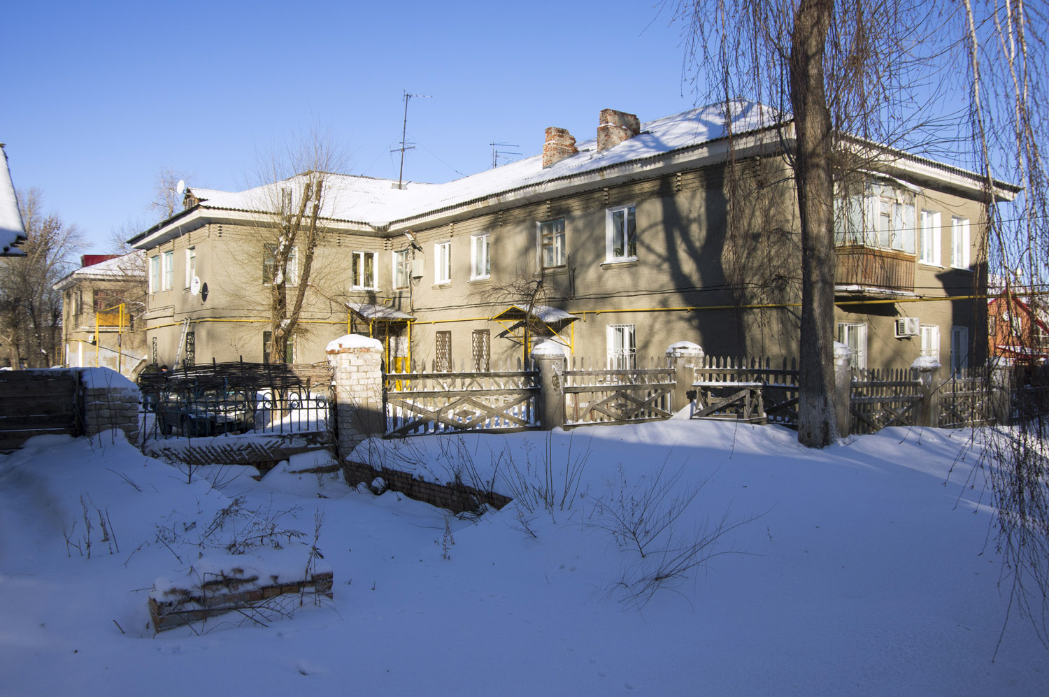 Novokuybyshevsk, Улица Кутузова, 8