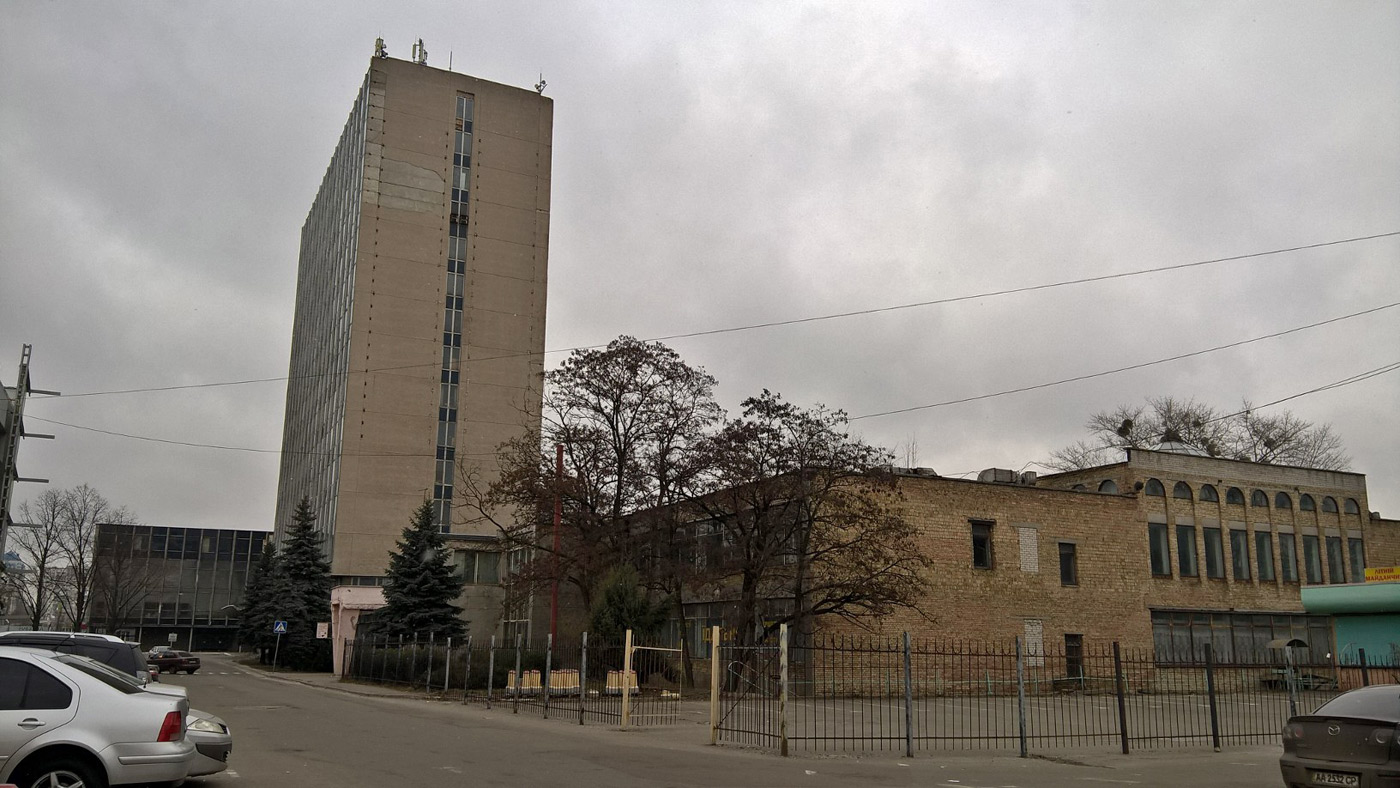 Киево-Святошинский район, прочие н.п., с. Петропавловская Борщаговка, Большая Кольцевая улица, 4; с. Петропавловская Борщаговка, Большая Кольцевая улица, 4