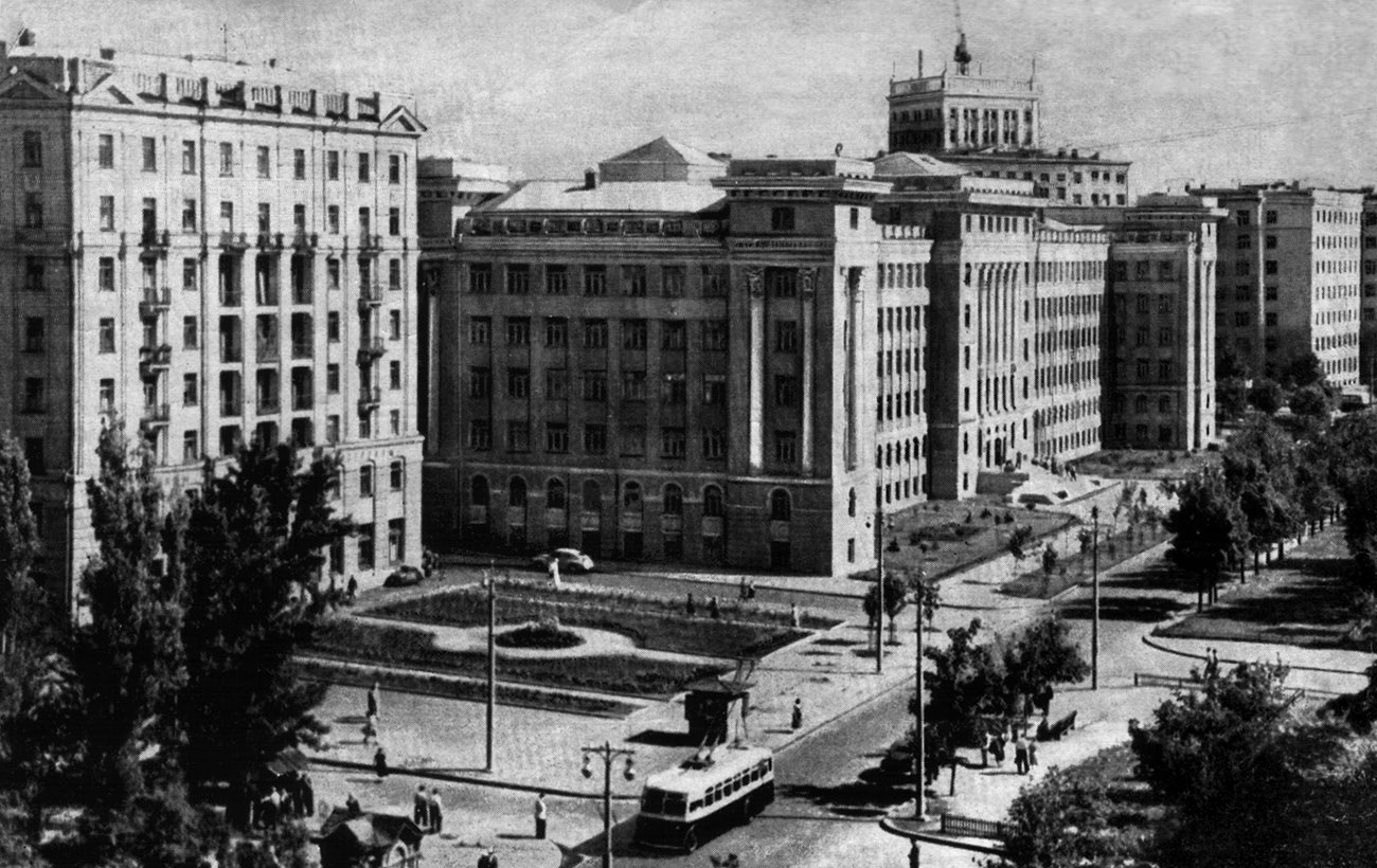 Харьков, Проспект Науки, 6; Проспект Науки, 4