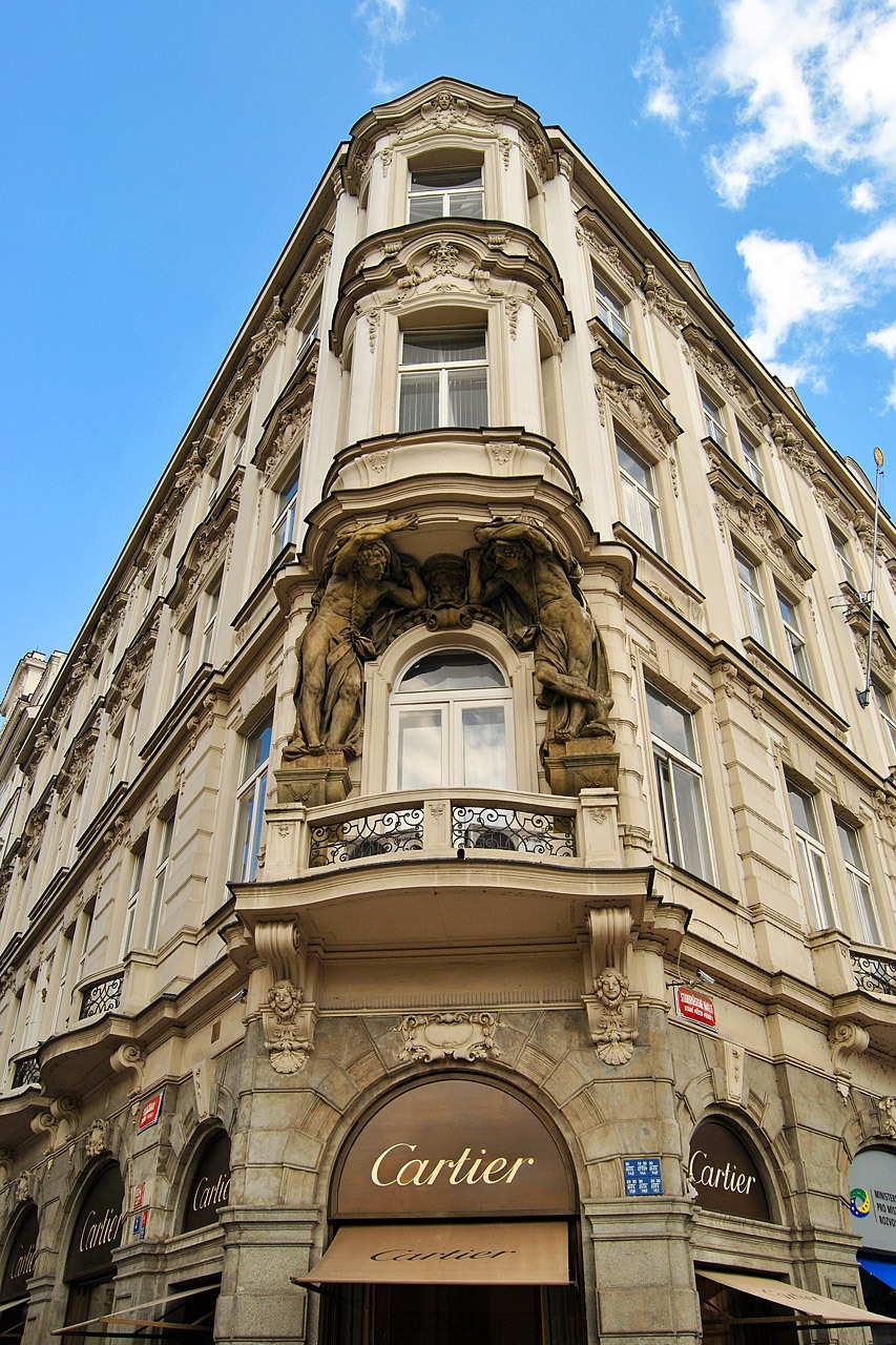 Прага, Pařížská, 2 / Staroměstské náměstí, 5