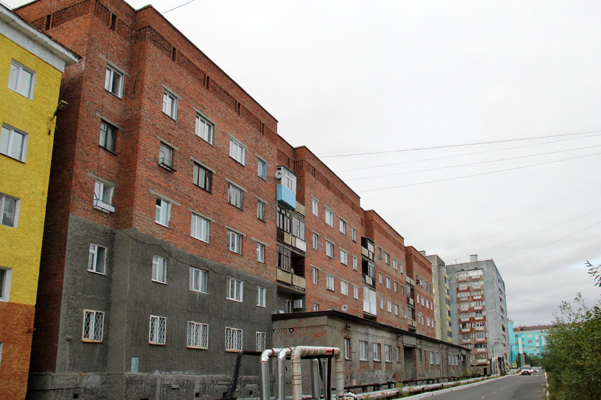 Dudinka, Улица 40 Лет Победы, 3; Улица 40 Лет Победы, 5А