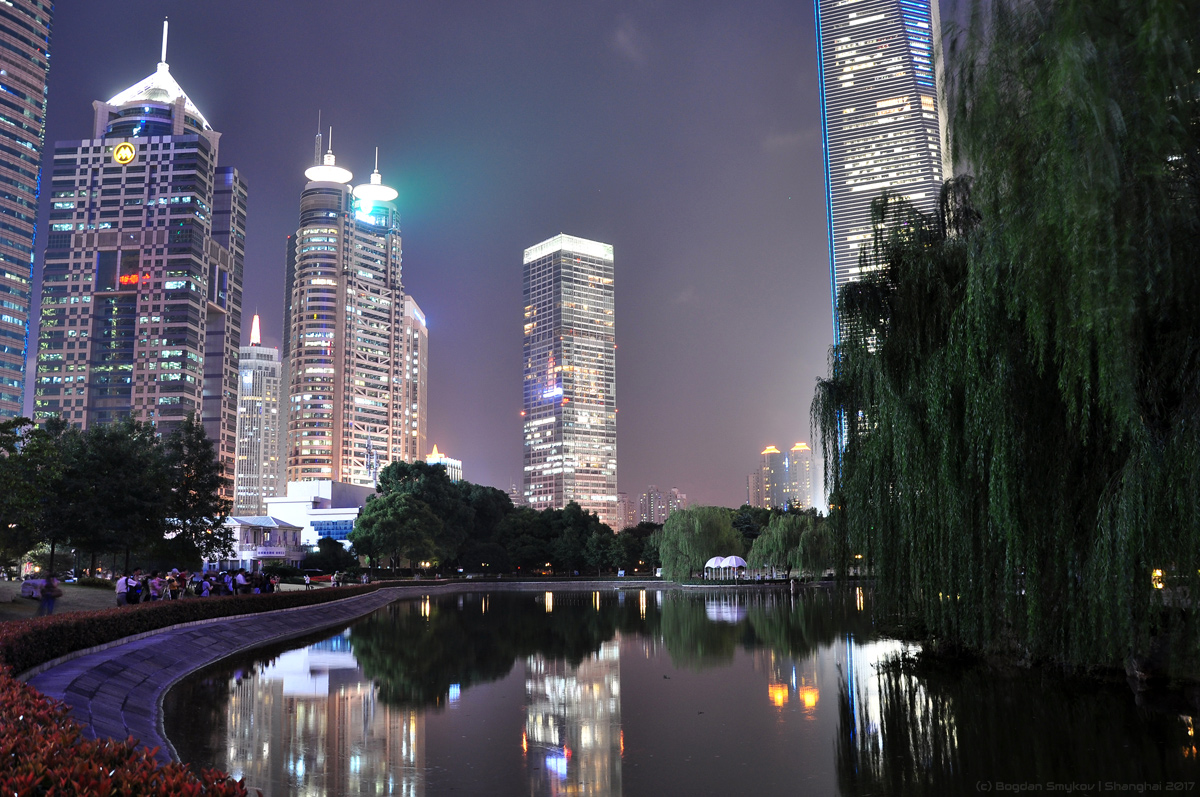 Шанхай, Century Avenue, 210; East Lujiazui Road, 166