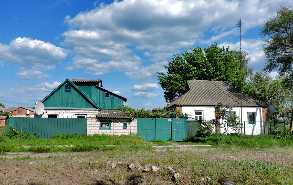 Утковка, Луговая улица, ?; Слобожанская улица, 101