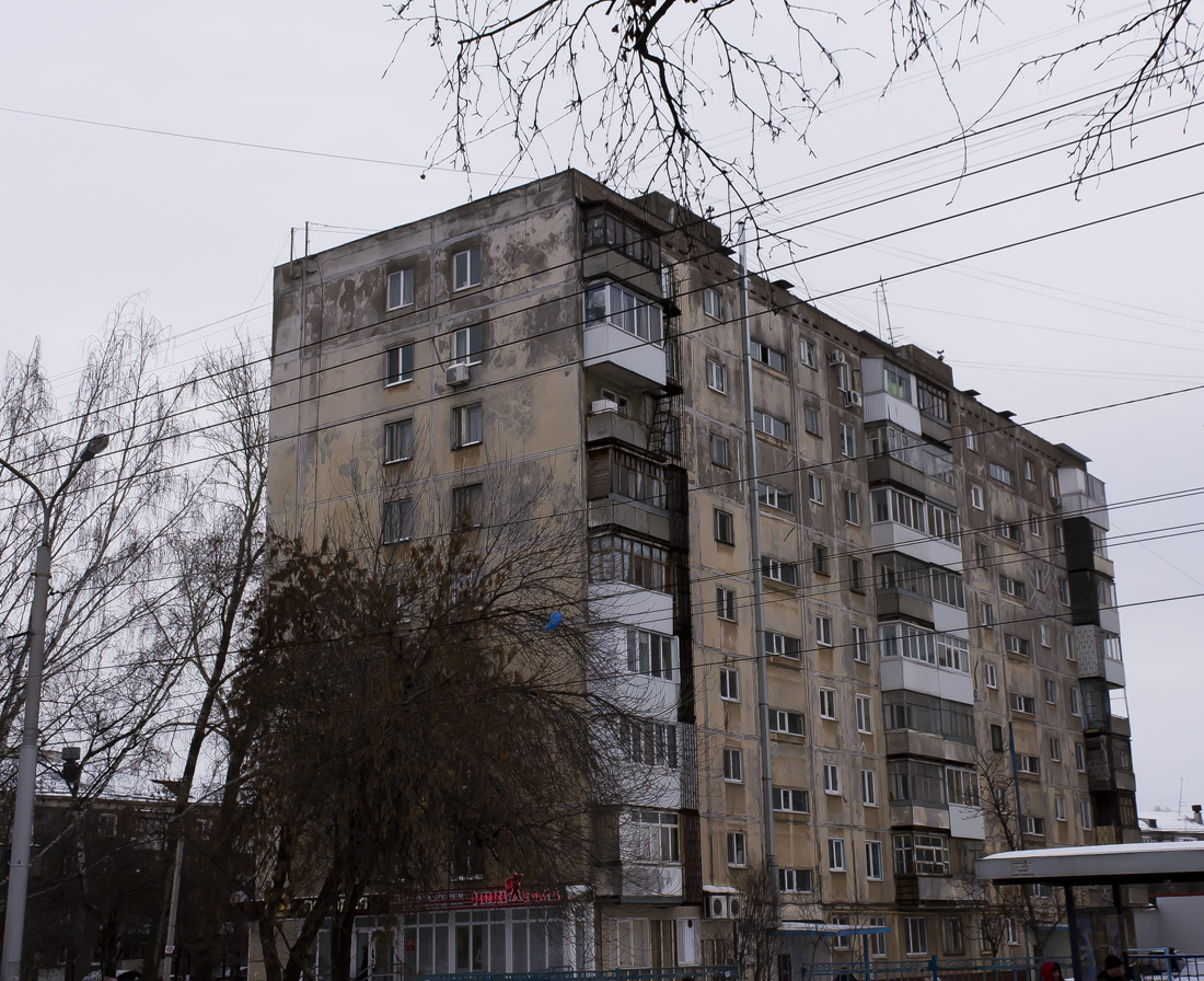 Уфа, Улица Серго Орджоникидзе, 24 / Улица Сергея Вострецова, 13