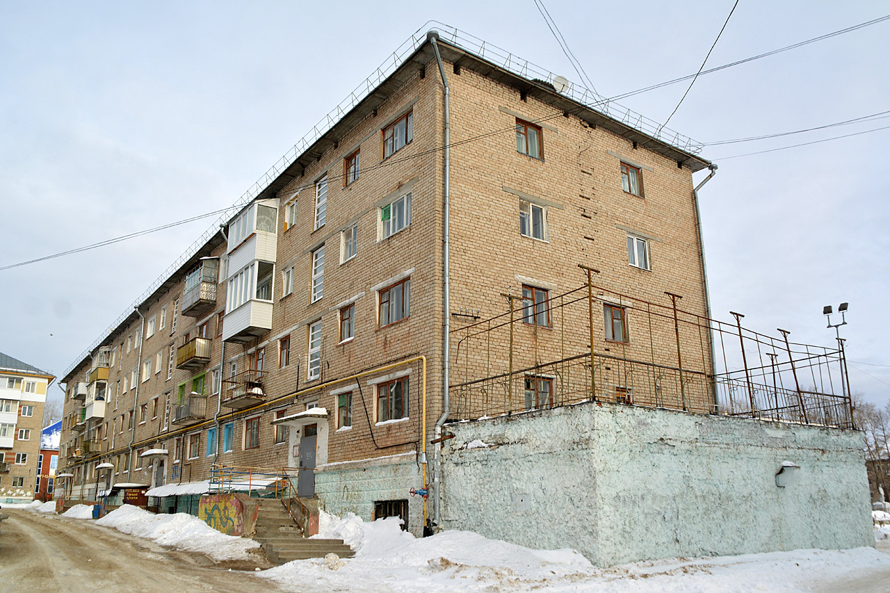 Звёздный, Улица Ленина, 12