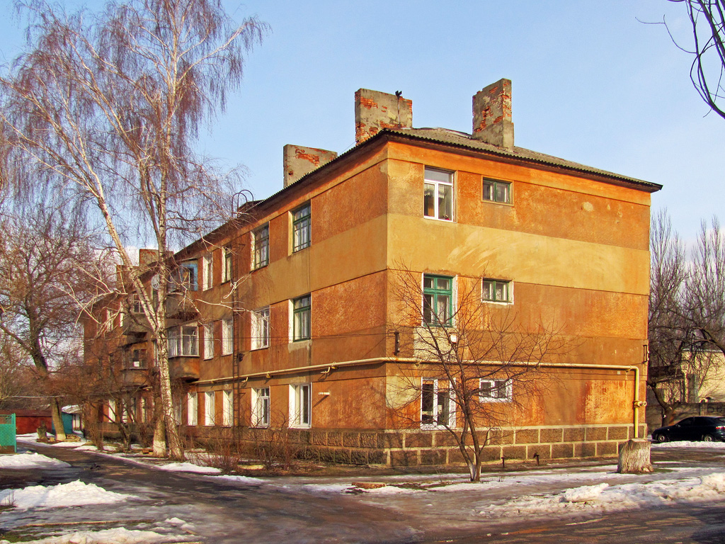 Попасная, Школьная улица, 3