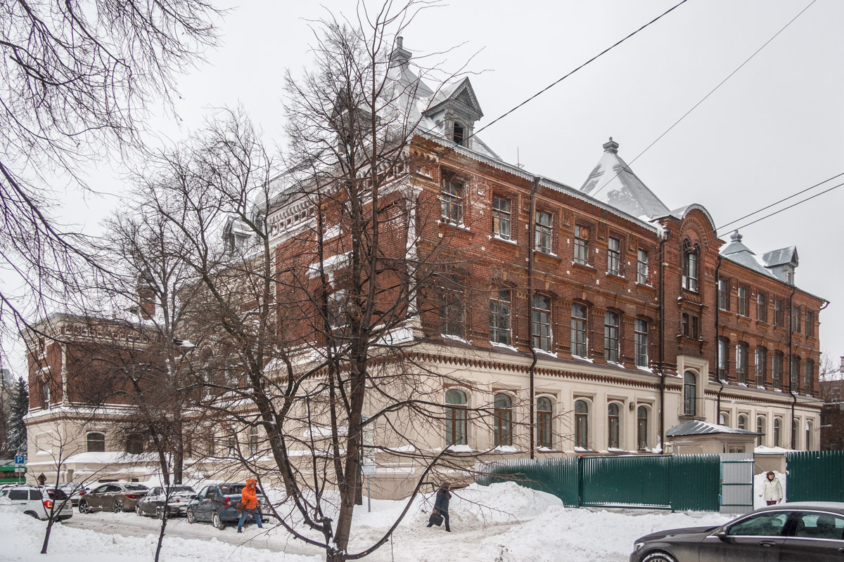 Kasan, Улица Карла Маркса, 70 / Улица Толстого, 10