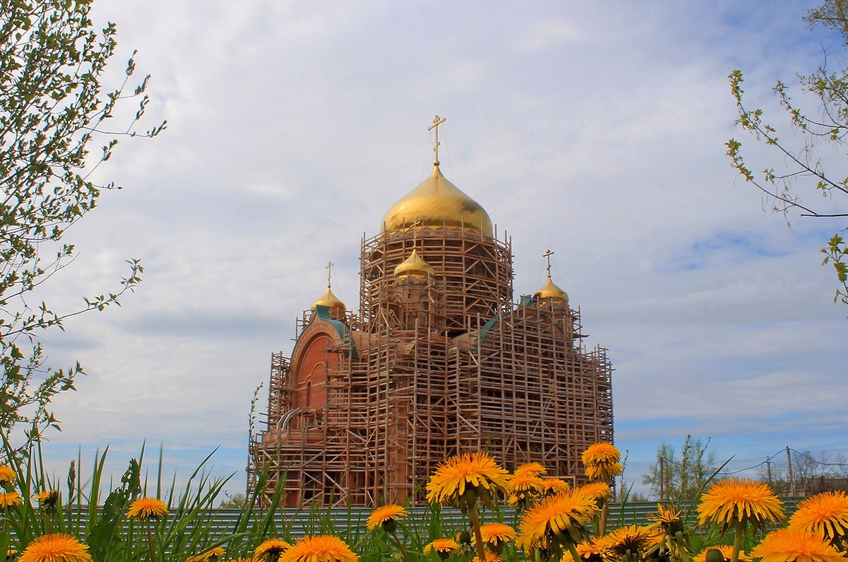 Березники, Площадь Первостроителей, 1