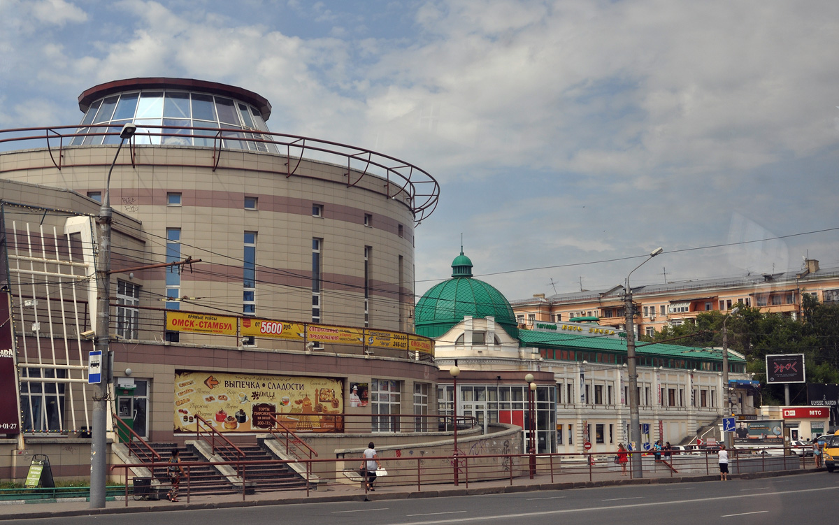 Омск, Улица Карла Либкнехта, 11; Улица Гагарина, 3