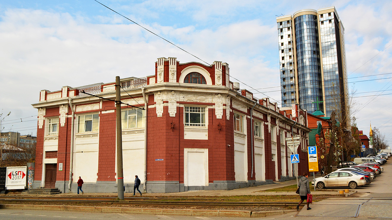 Perm, Петропавловская улица, 65; Осинская улица, 13