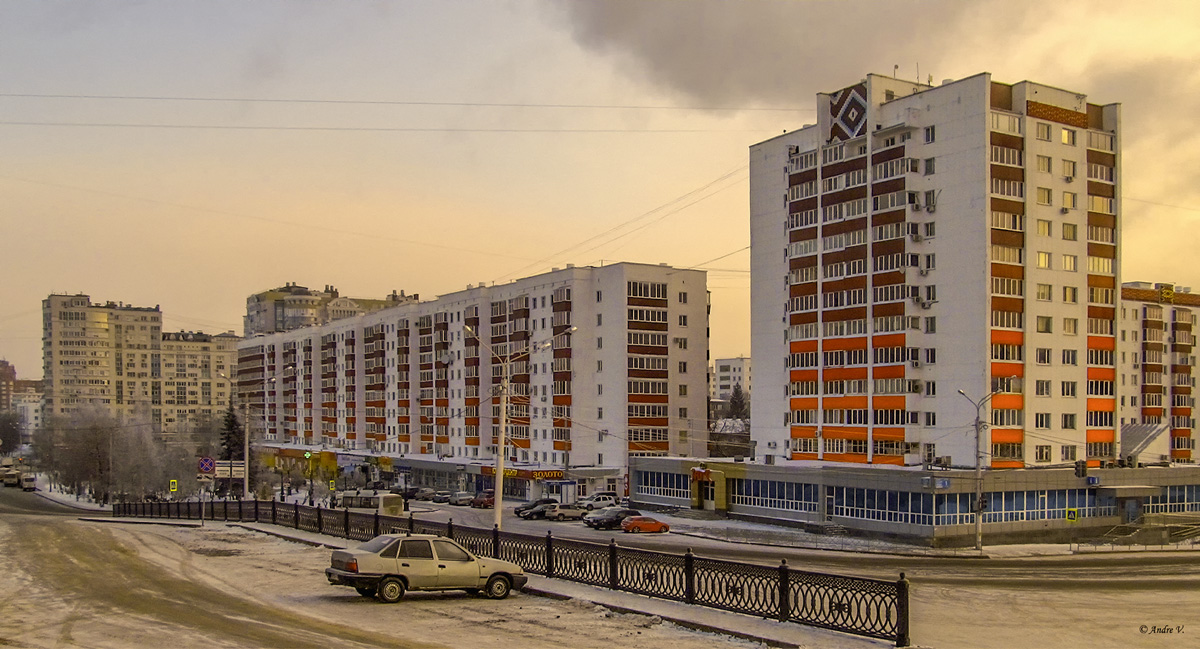 Уфа, Улица Мажита Гафури, 4; Улица Мажита Гафури, 2 / Улица Заки Валиди, 1
