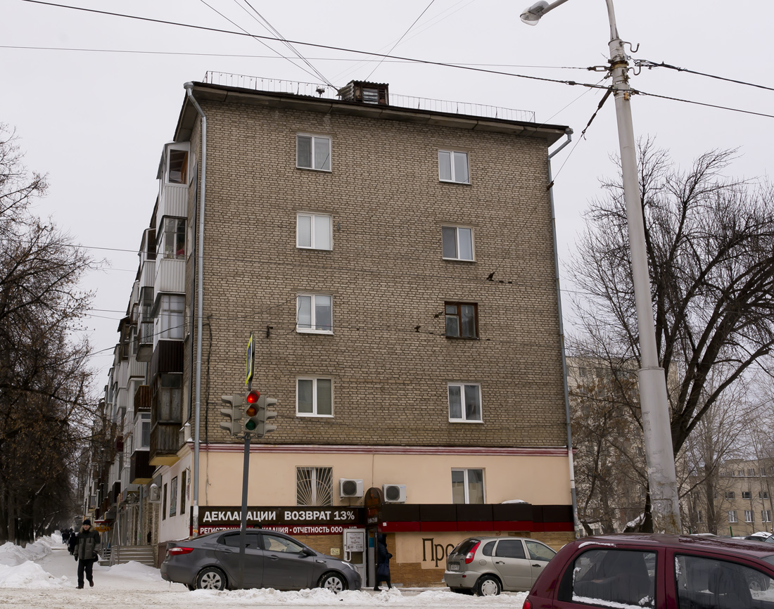 Уфа, Улица Ульяновых, 20 / Нежинская улица, 19