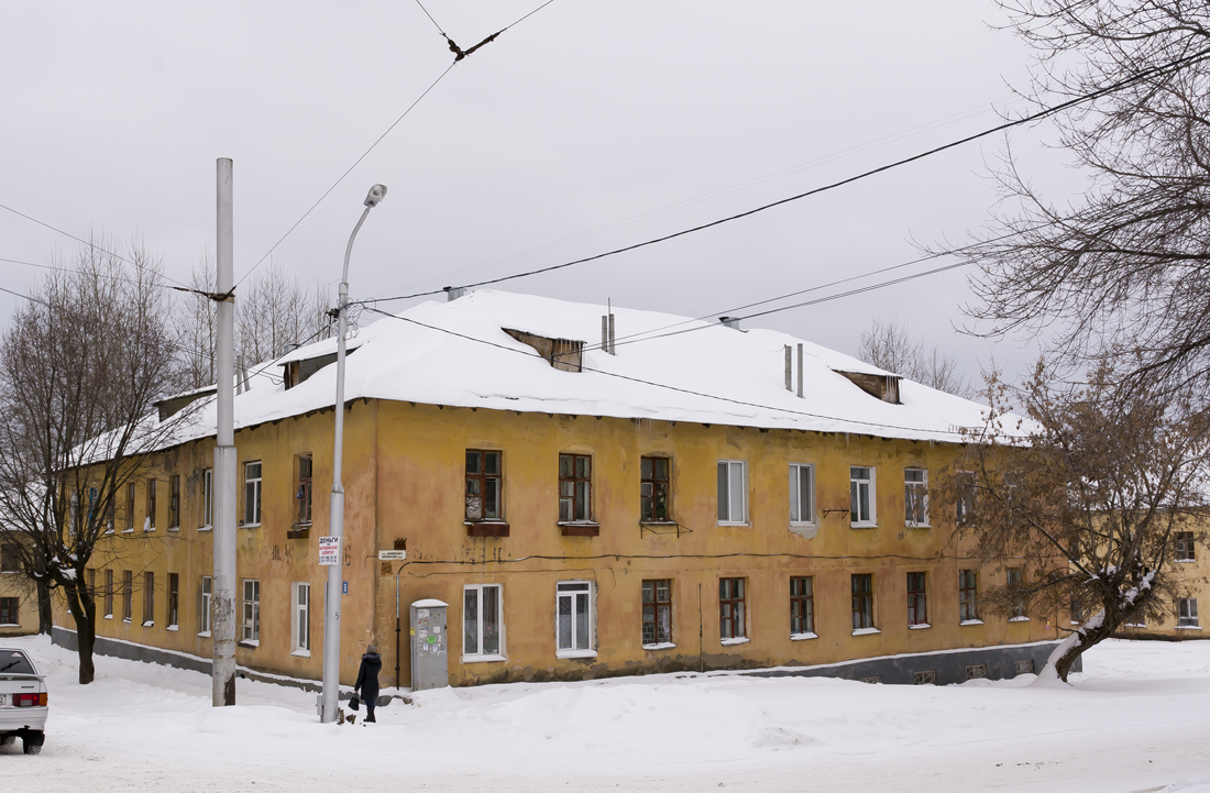 Уфа, Нежинская улица, 36 / Улица Владимира Маяковского, 6