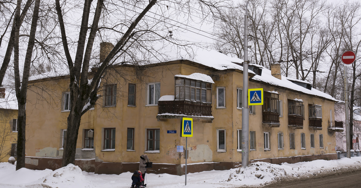 Уфа, Кольцевая улица, 70 / Улица Репина, 13