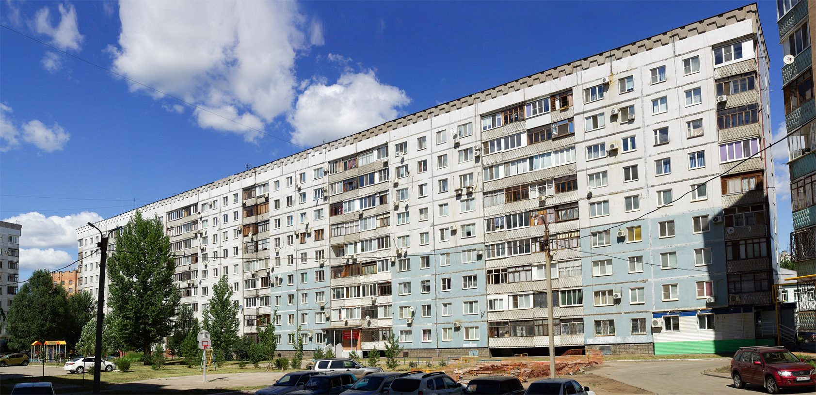 Novokuybyshevsk, Улица Льва Толстого, 1