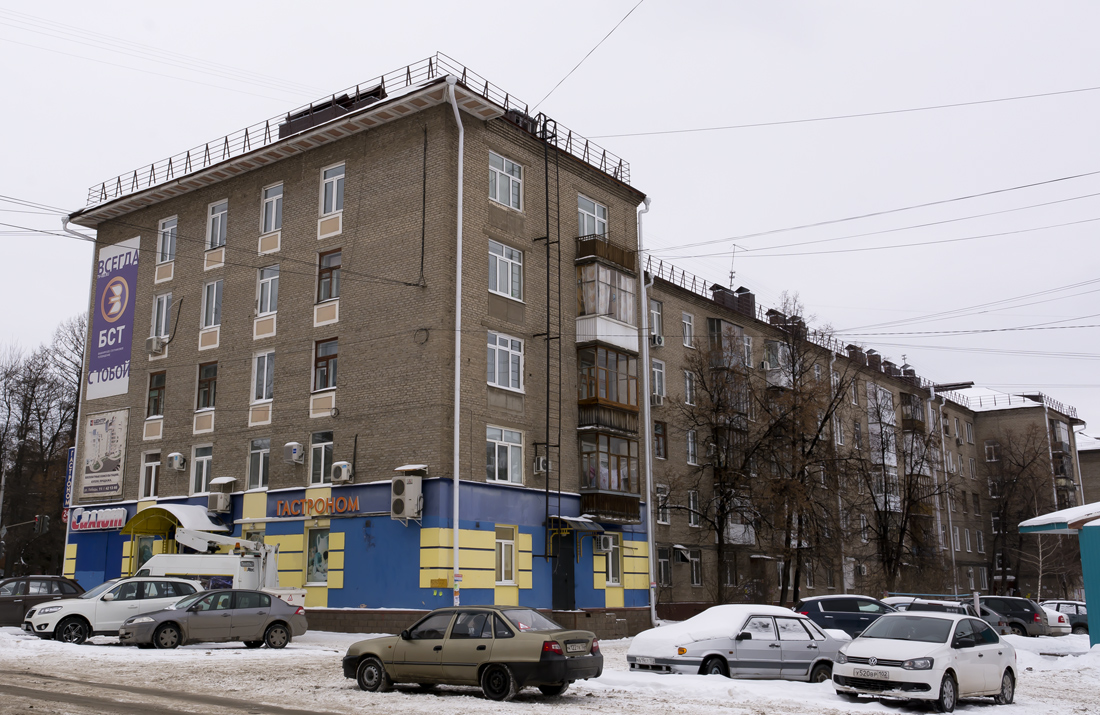 Ufa, Первомайская улица, 42 / Улица Победы, 14