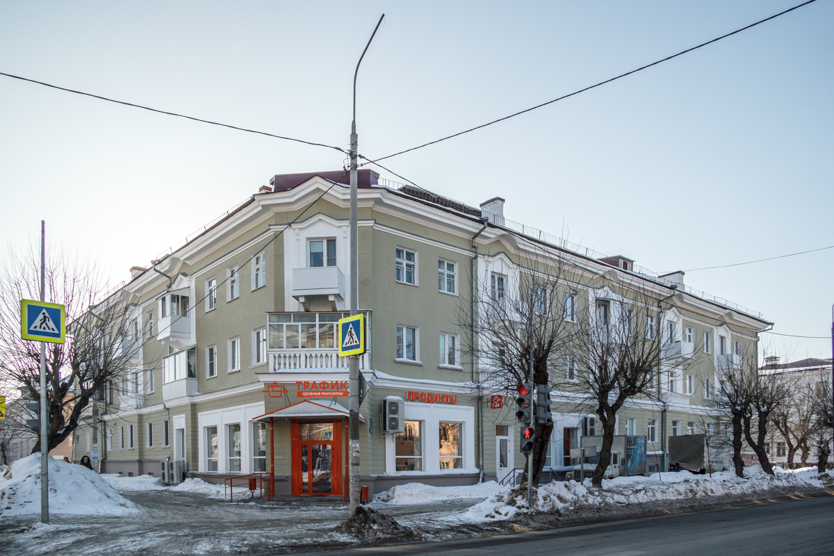 Казань, Советская улица, 15 / Начальная улица, 10