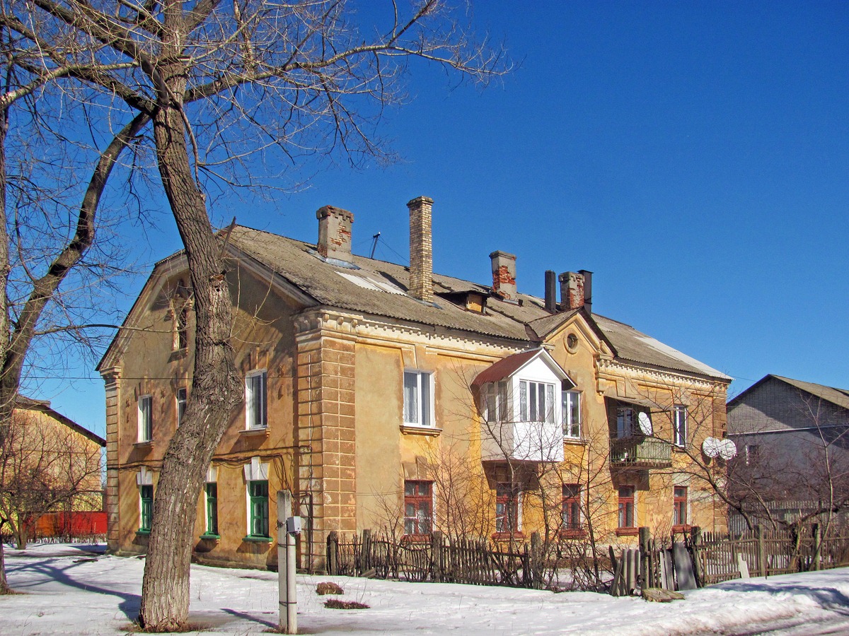 Попасная, Улица Суворова, 10
