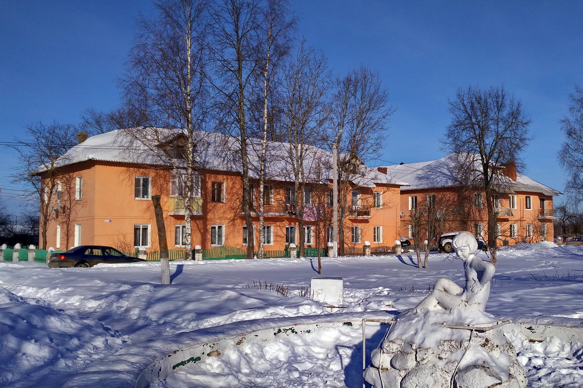 Переславский район, прочие н.п., пос. Ивановское, проспект Мира, 4; пос. Ивановское, Московская улица, 6