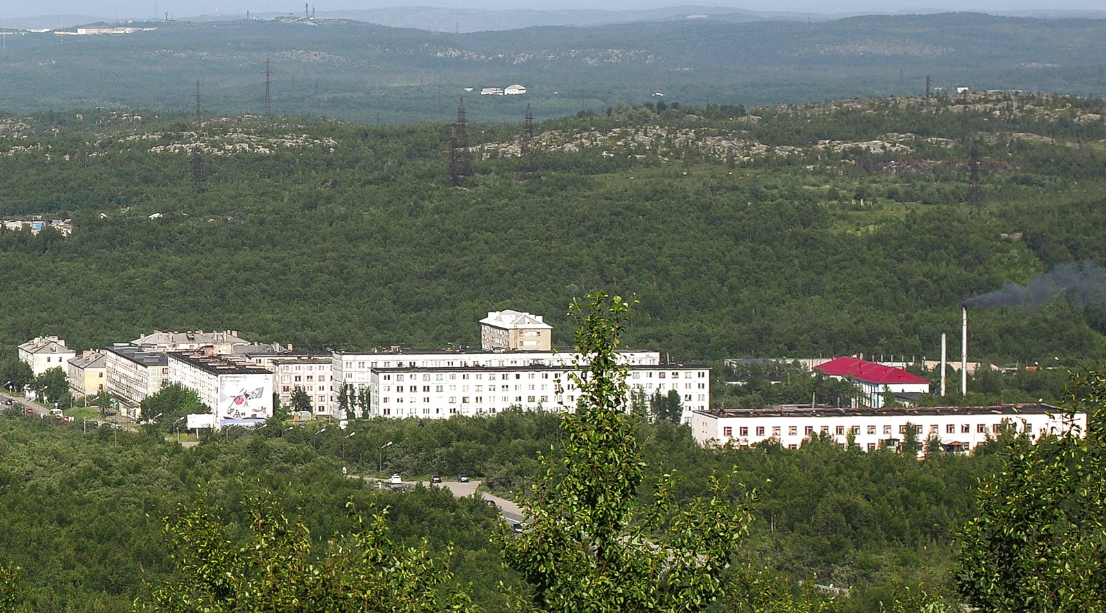 Мурманск, Молодёжная улица, 16; Молодёжная улица, 17